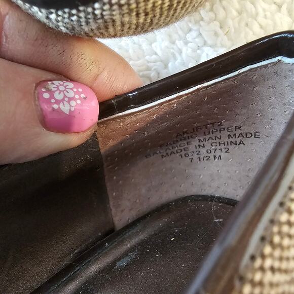 Anne Klein Women's iflex Jette Flower Fabric Slip On Mini Kitten Heel 7.5M Brown - Picture 6 of 6